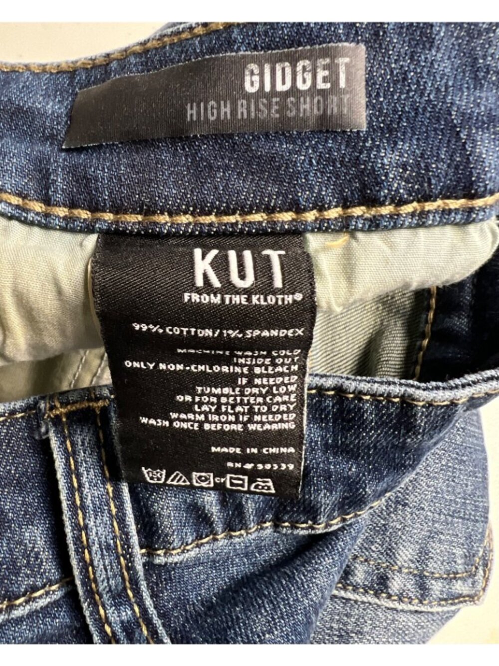 Kut from the Kloth Cutoff Gidget Jean Shorts - Picture 9 of 10